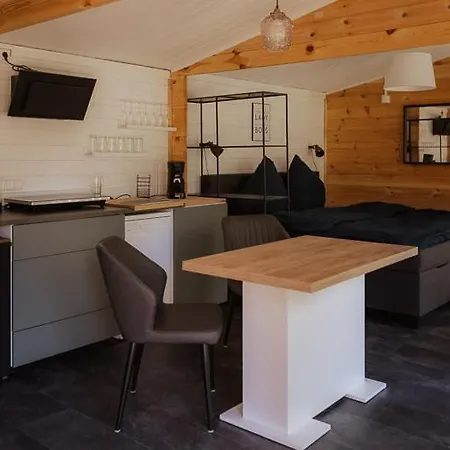 Tinyhaus & Souterrain In Apartment