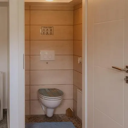 Tinyhaus & Souterrain In Apartment